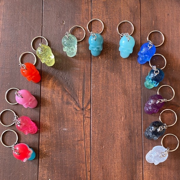 Handmade Resin Clear Bubble Skull 3” Keychain Gothic Backpack Bag Charm NEW - Picture 8 of 9